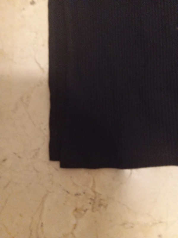 Falda negra hasta la rodilla 2