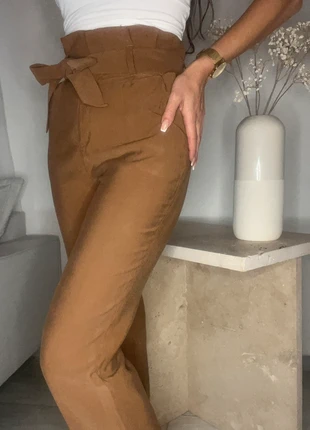 H&M hundm chino Hose Stoffhose highwaist mit Gürtel Größe 34 xs braun, brand: H&M, condizioni: Ottime, taglia: XS / IT 38 / EU 34, €10.00, €11.20 include la Protezione acquisti