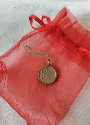 Médaille ancienne en argent – motif floral délicat – 2 cm, brand: Collection, condition: Good, €13.00, €14.35 includes Buyer Protection Pro