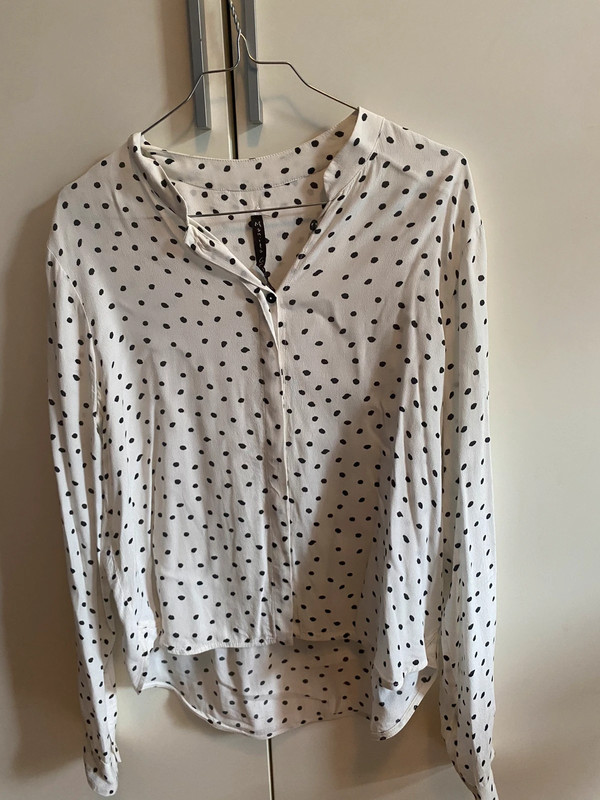 Camicia a pois bianca e clearance nera