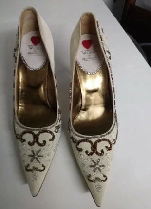 tacchi beige pelle ricamati, marque: Vintage Love, état: Très bon état, taille: 38, 6,00 €, 7,00 € Protection acheteurs incluse