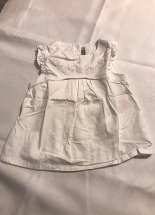 Magnifique haut sergent major 18m comme neuve, merk: Sergent Major, staat: Heel goed, maat: 12-18 maanden / 80 cm, € 2,00, € 2,80 inclusief Kopersbescherming