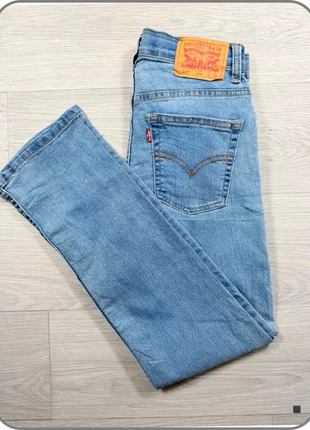 Levi’s 511 Slim Fit Bleu Clair Ado/Jeune Homme– W26 L27, marque: Levi's, état: Très bon état, taille: 14 ans / 164 cm, 19,00 €, 20,65 € Protection acheteurs (Pro) incluse