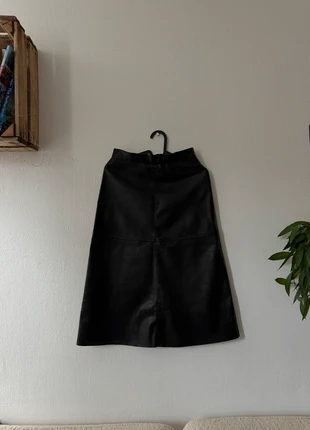 Faux leather midi, marque: H&M, état: Très bon état, taille: XS / 34 / 6, 4,00 €, 4,90 € Protection acheteurs incluse