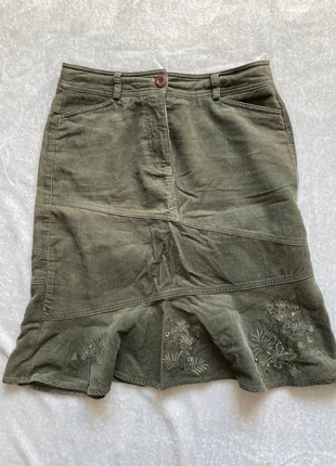 Jupe-Short Femme - Taille M - Vert Kaki avec Motifs de Fleurs, marke: Street One, zustand: Sehr gut, größe: M / 38 / 10, 12,00 €, 13,30 € inklusive Vinted-Käuferschutz