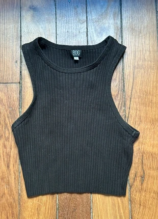 Crop top Urban Outfitters noir, marque: Urban Outfitters, état: Neuf sans étiquette, taille: M / 38 / 10, 2,00 €, 2,80 € Protection acheteurs incluse