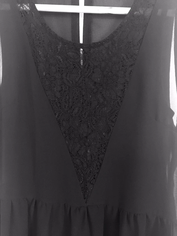 Robe avec broderie - photo numéro 2