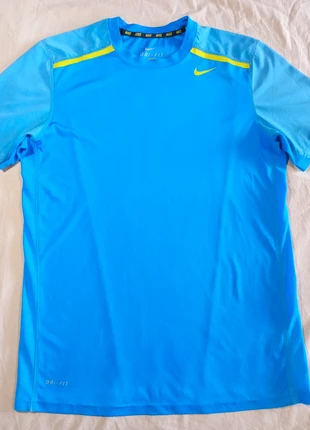 T-shirt Nike S, marque: Nike, état: Bon état, taille: S, 5,00 €, 5,95 € Protection acheteurs incluse