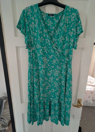 Roman green floral dress, brand: ROMAN, condition: Very good, size: XXXL / UK 28-30, £5.00, £5.95 includes Buyer Protection