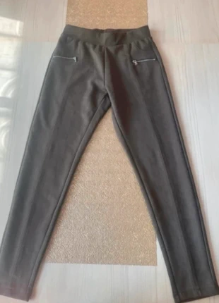 Legging/pantalon vert kaki Gémo taille M – Confort et style casual, brand: Gémo, condizioni: Nuovo senza cartellino, taglia: M / IT 42 / EU 38, €5.00, €5.95 include la Protezione acquisti