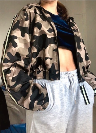 veste courte camo militaire 2, marque: Jennyfer, état: Très bon état, taille: M / 38 / 10, 12,00 €, 13,30 € Protection acheteurs incluse