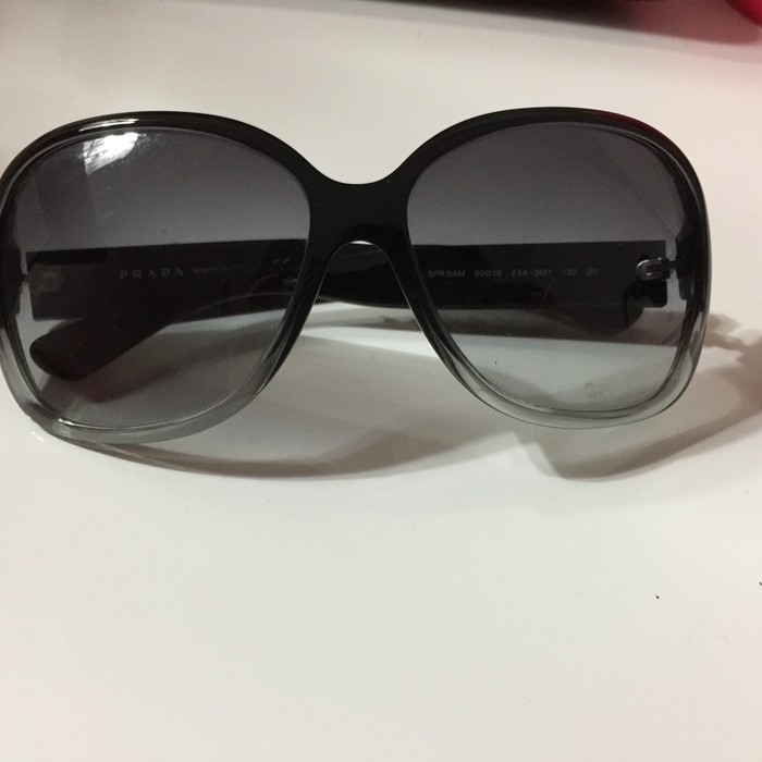 lunettes de soleil Prada 2
