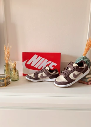Nike Dunk Low Coconut Milk / Plum Eclipse originali W 8.5 / UK 6 / EUR 40, merk: Nike, staat: Heel goed, maat: 40, € 79,00, € 83,65 inclusief Kopersbescherming