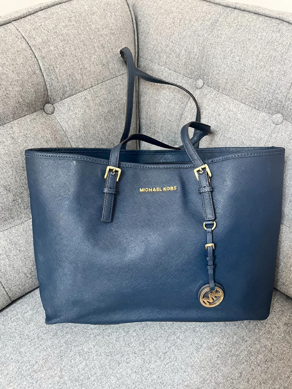 Navy michael kors outlet purse