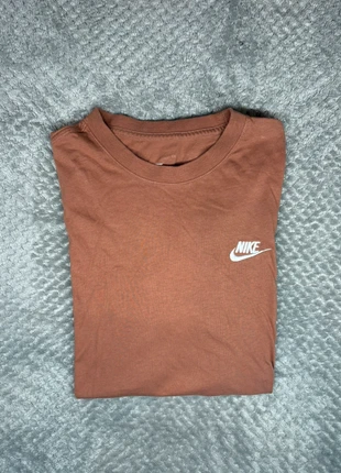 T-shirt Nike saumon taille M – très bon état, marque: Nike, état: Bon état, taille: M, 16,00 €, 17,50 € Protection acheteurs incluse