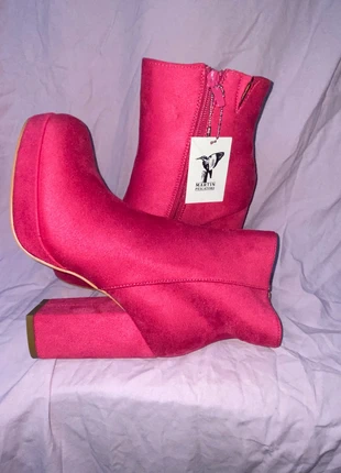 stivaletto fucsia, brand: Martin Pescatore, condizioni: Nuovo con cartellino, taglia: 38, €11.00, €12.25 include la Protezione acquisti