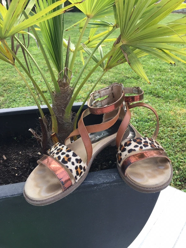 Nu pieds Unisa 37