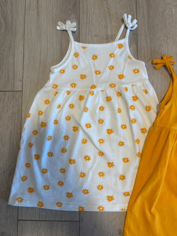 Lot robe Kiabi 18mois - photo numéro 2