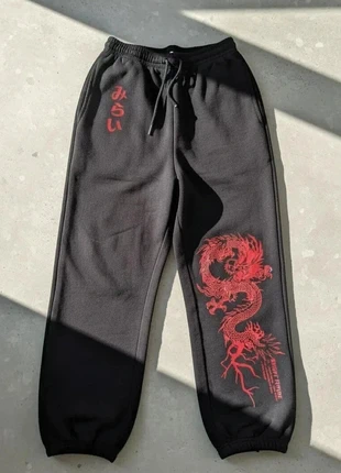 Pantalon Cargo Noir Dragon Rouge – Streetwear / Y2K / Asian Vibes / Oversize, zustand: Sehr gut, größe: M, 42,90 €, 45,75 € inklusive Vinted-Käuferschutz