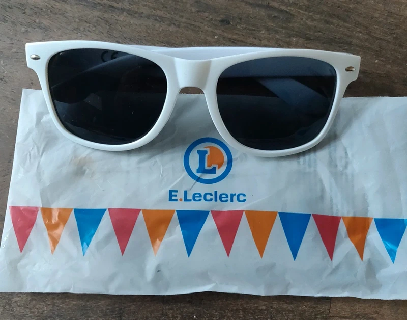Lot 2 paires lunettes de soleil - photo numéro 2