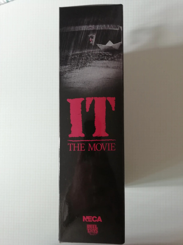 Action figure Pennywise di NECA versione 2 dal film "It" 4