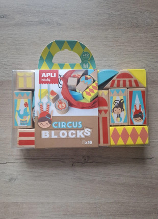 Blocs de construction en bois – Thème Cirque – APLI Kids, marke: APLI Kids, zustand: Sehr gut, größe: 9-12 Monate / 74, 4,00 €, 4,90 € inklusive Vinted-Käuferschutz