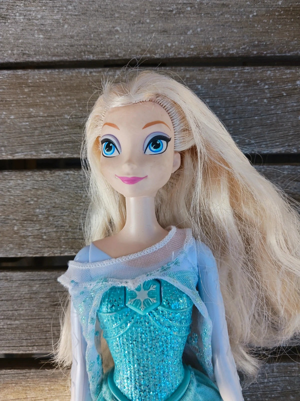 Barbie reine des best sale neiges