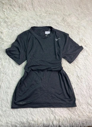 T shirt Nike vintage y2k s 554, brand: Nike, condizioni: Ottime, taglia: S, €5.00, €5.95 include la Protezione acquisti