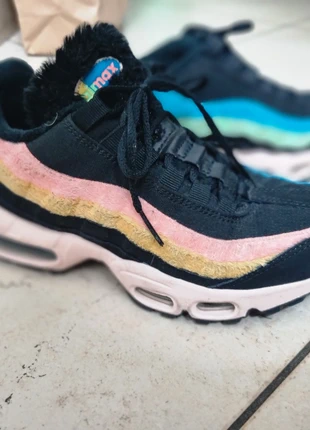 Scarpa bassa donna w air max 95 prm con pelliccia, marke: Nike, zustand: Neu, größe: 36, 130,00 €, 137,20 € inklusive Vinted-Käuferschutz