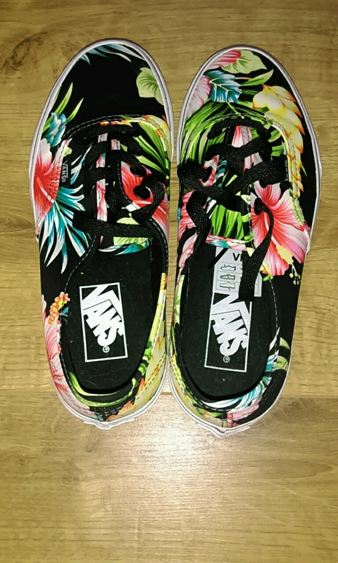 Vans authentic hawaiian clearance floral black shoes