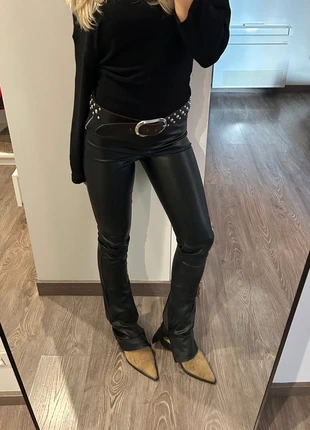 ZARA Faux Leather Flare Leggings w/ Side Zip | High-Waist, marque: Zara, état: Neuf sans étiquette, taille: S / 36 / 8, 12,00 €, 13,30 € Protection acheteurs incluse