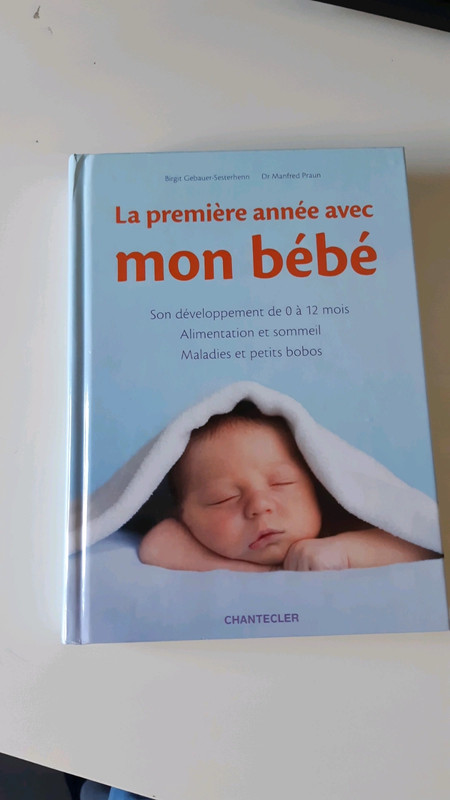 La première année de bébé dans un livre photo