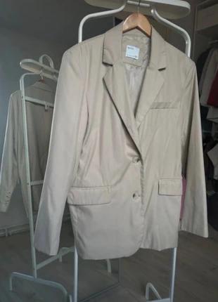 Beige oversized blazer, marque: Bershka, état: Très bon état, taille: L / 40 / 12, 3,50 €, 4,38 € Protection acheteurs incluse