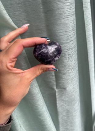 Cœur en lepidolite, marque: Pierre, état: Neuf sans étiquette, 15,00 €, 16,45 € Protection acheteurs incluse