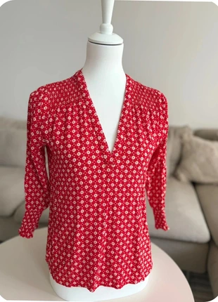Blouse ba&sh Cosma Rouge - Motif Floral Blanc - Smocks Décolleté V - Manches 3/4 Fluide - T1 (S/36), marque: Ba&sh, état: Très bon état, taille: S / 36 / 8, 13,00 €, 14,35 € Protection acheteurs (Pro) incluse