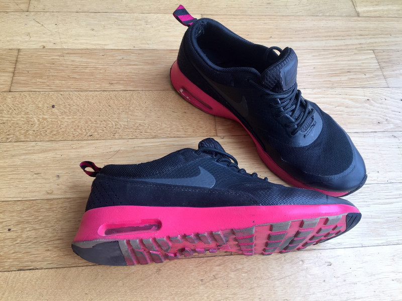 Nike Thea schwarz rote Sohle Gr. 38 Vinted