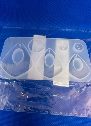 Moules en silicone neuf, état: Neuf avec étiquette, 1,00 €, 1,75 € Protection acheteurs incluse