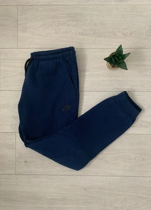 Jogging Nike bleu marine, marke: Nike, zustand: Sehr gut, größe: M, 10,00 €, 11,20 € inklusive Vinted-Käuferschutz