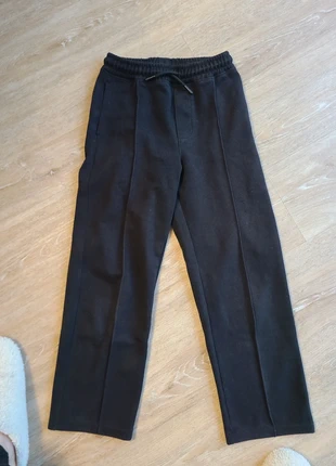 Pantalon noir Zara, marque: Zara, état: Très bon état, taille: 10 ans / 140 cm, 3,50 €, 4,38 € Protection acheteurs incluse
