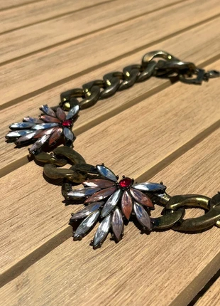 Colar médio estilo corrente com flores brilhantes rosa, estado: Muito bom, €5.50, €6.48 inclui Proteção do Comprador