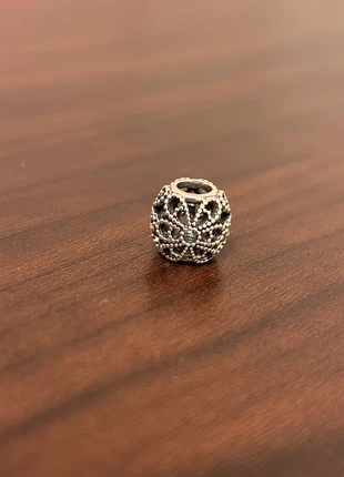 Charm openwork, marque: Pandora, état: Très bon état, 10,00 €, 11,20 € Protection acheteurs incluse