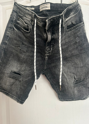 Jeans shorts size M, marque: Pull & Bear, état: Bon état, taille: M, 4,99 €, 5,94 € Protection acheteurs incluse