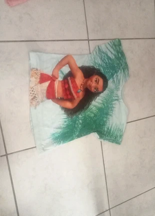 Tee shirt Vaina, merk: Disney x Primark, staat: Goed, maat: 4 jaar / 104 cm, € 3,00, € 3,85 inclusief Kopersbescherming