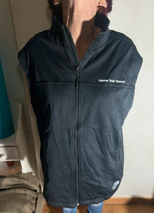 Veste The North Face Noir- Sans manches- Logo- taille XL- femme, marque: The North Face, état: Très bon état, taille: XL / 42 / 14, 22,90 €, 24,75 € Protection acheteurs incluse