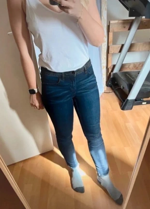 Jean bicolore noir et bleu foncé Calvin Klein t.27 36/38, marque: Calvin Klein, état: Très bon état, taille: S / 36 / 8, 12,50 €, 13,83 € Protection acheteurs incluse