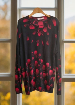 Maglione donna invernale nero con fiori rossi casual chic taglia M, marke: New Sensation, zustand: Sehr gut, größe: M / 38 / 10, 6,00 €, 7,00 € inklusive Vinted-Käuferschutz