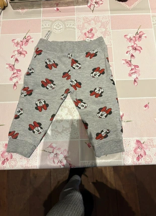 Broek, merk: Disney Baby, staat: Heel goed, maat: 6-9 maanden / 68 cm, € 1,50, € 2,28 inclusief Kopersbescherming