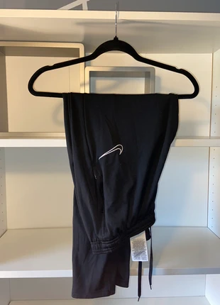 Survêtement / Jogging Nike noir, brand: Nike, condition: Very good, size: L, €15.00, €16.45 includes Buyer Protection