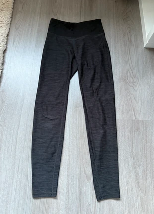 Zwarte Sport legging van de H&M in maat xs., merk: H&M, staat: Goed, maat: XS / 34 / 6, € 2,50, € 3,33 inclusief Kopersbescherming