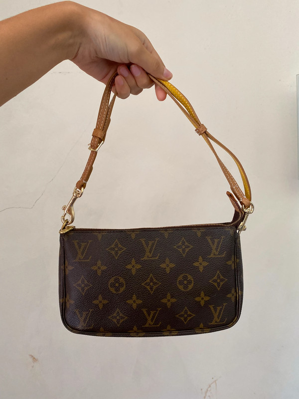 Louis Vuitton pochette bag